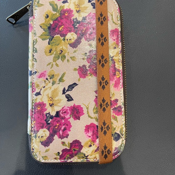 Patricia Nash Oria Antique Roses wallet - Picture 2 of 5